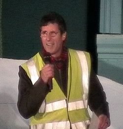 Commentator